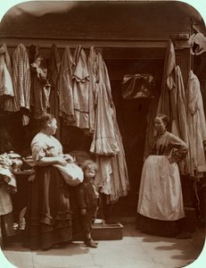 La boutique de vieux vêtements, Seven Dials, de 